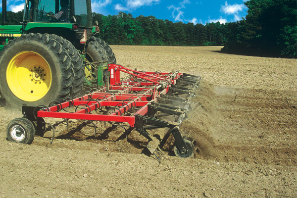 Unverferth | Seedbed Tillage | Perfecta® Field Cultivators for sale at Colerain, North Carolina