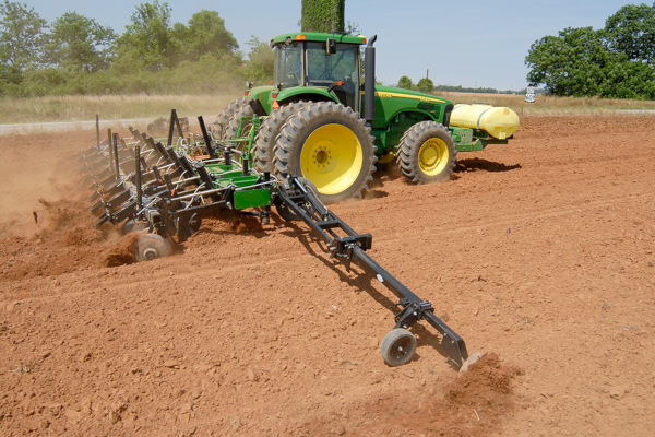 Unverferth | Seedbed Tillage | Ripper-Bedder for sale at Colerain, North Carolina