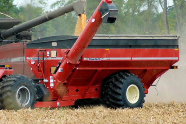 Unverferth | 20 Series Dual-Auger Grain Carts | Model 1110 for sale at Colerain, North Carolina